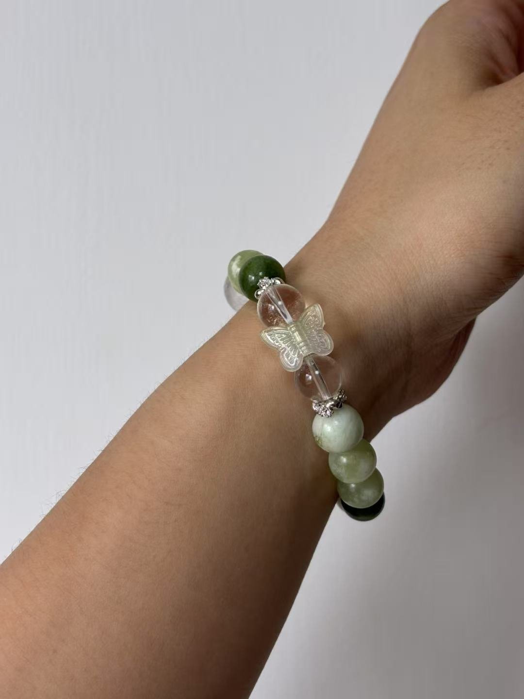 10165 Green Jade Butterfly Beaded Bracelet - 画像 (1)